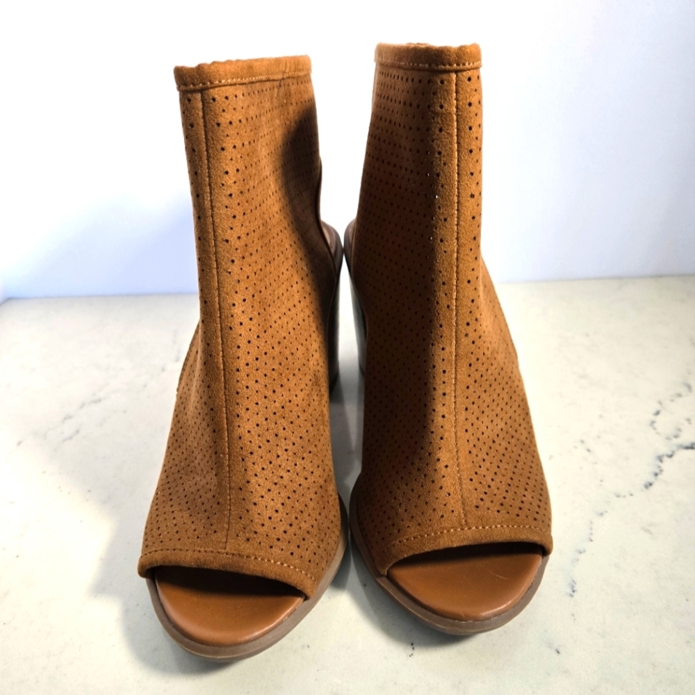 NWOT Circus by Sam Edelman Women's Kammie-2 Brown Ankle Peep Toe Booties Size 7